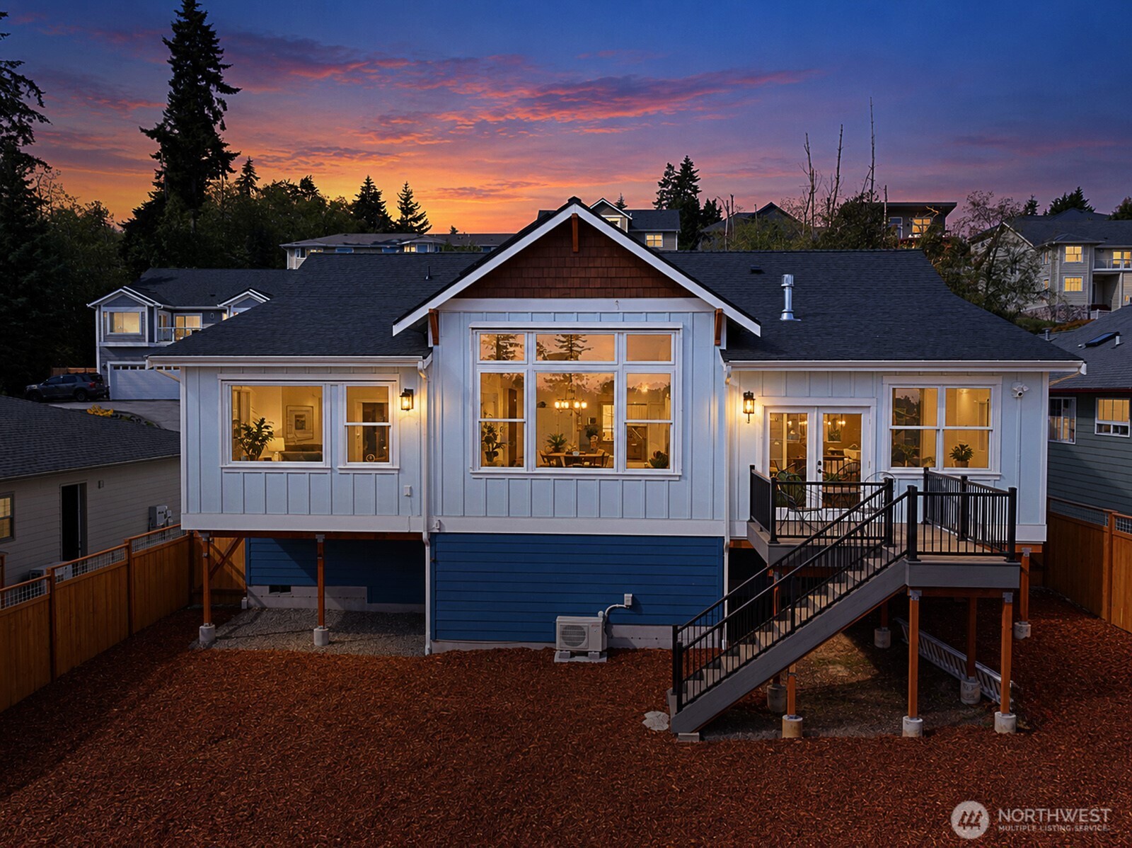 4929 Harbor Hills Drive Property Photo 2