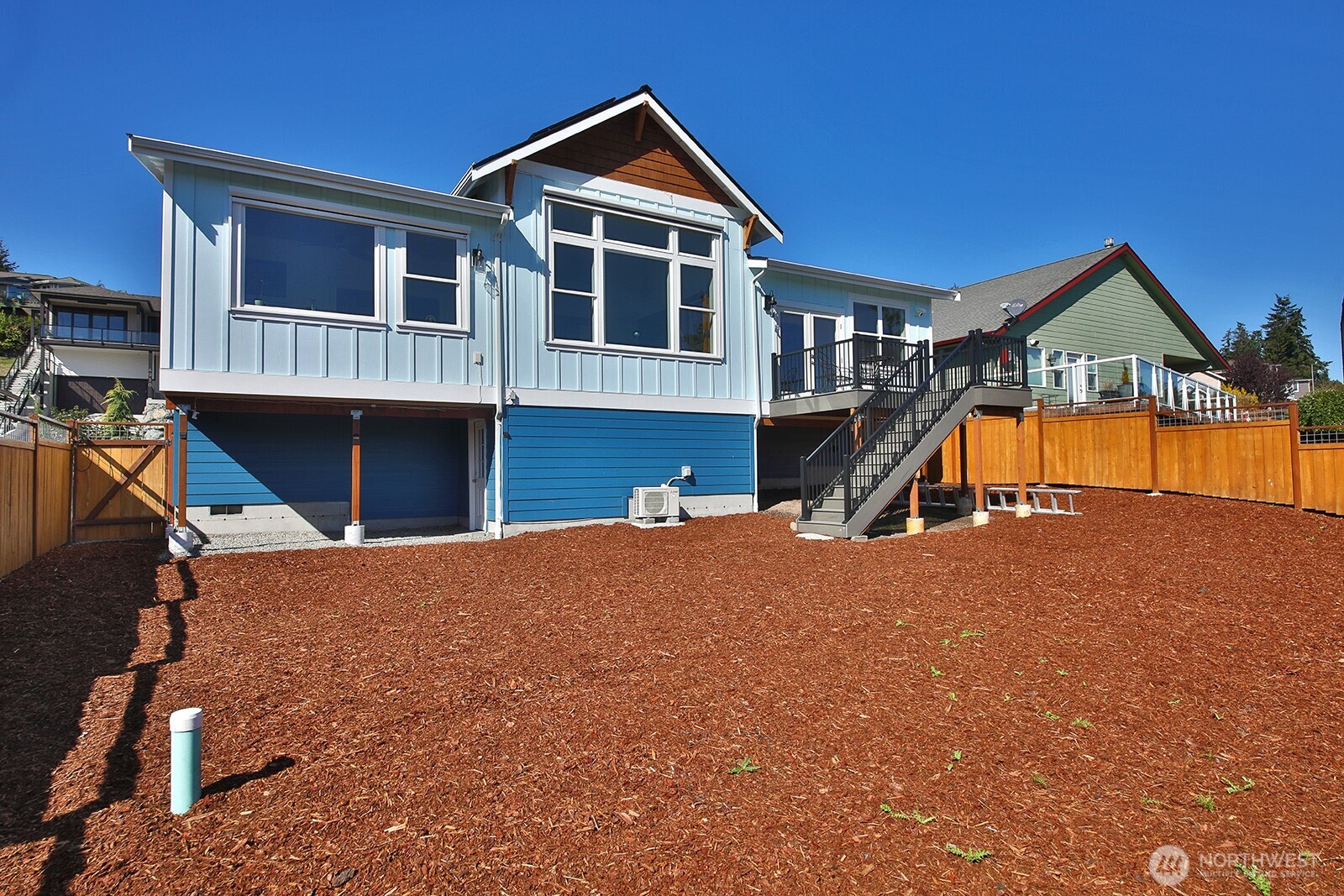 4929 Harbor Hills Drive Property Photo 5