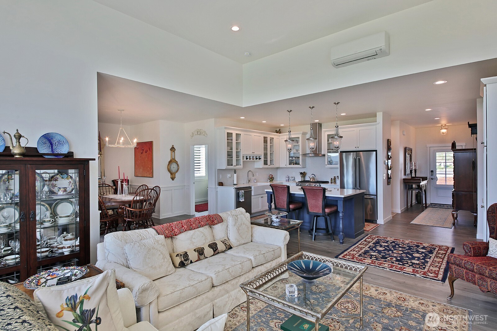 4929 Harbor Hills Drive Property Photo 10