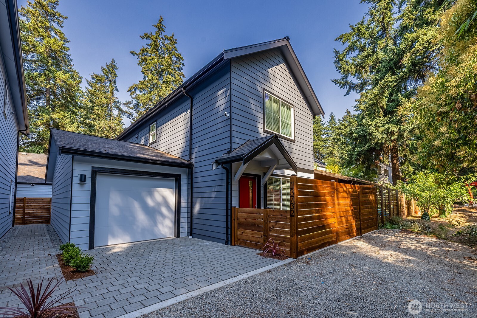 13732 Stone Avenue Property Photo 1