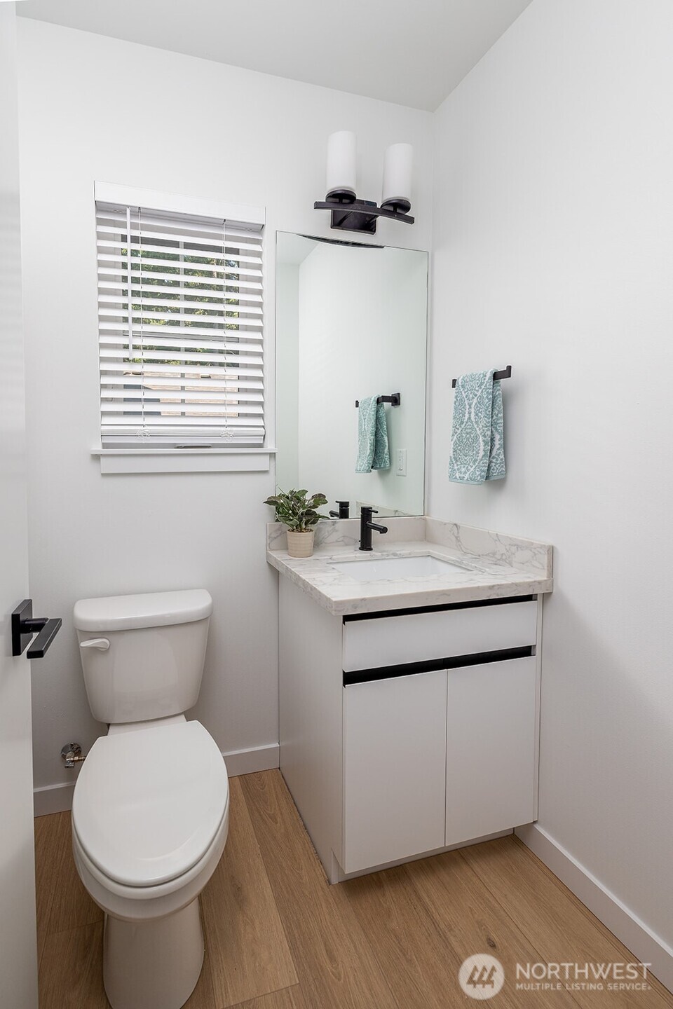 13732 Stone Avenue Property Photo 10