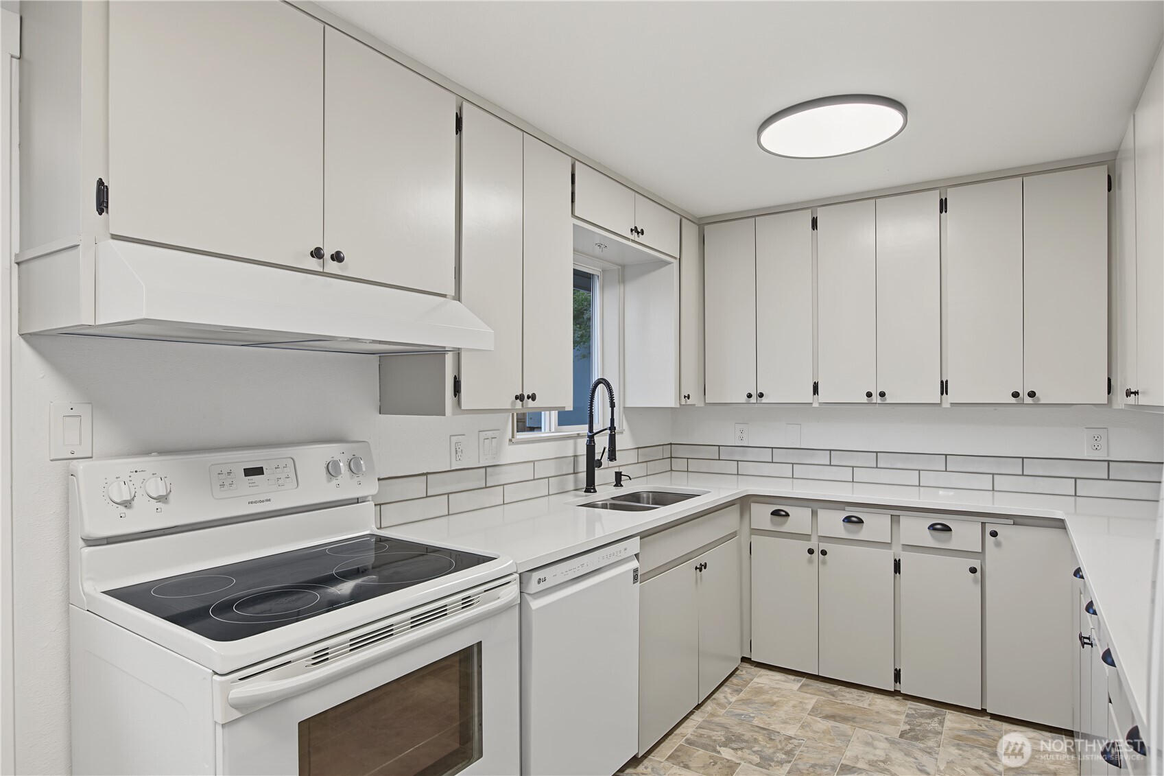 10622 10th Street Ct Property Photo 8