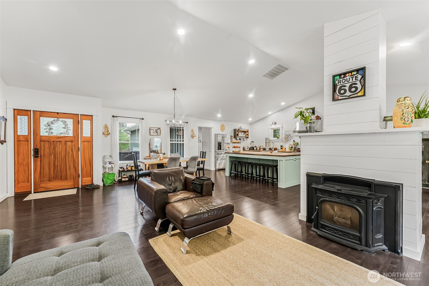 2077 Wagner Road Property Photo 2