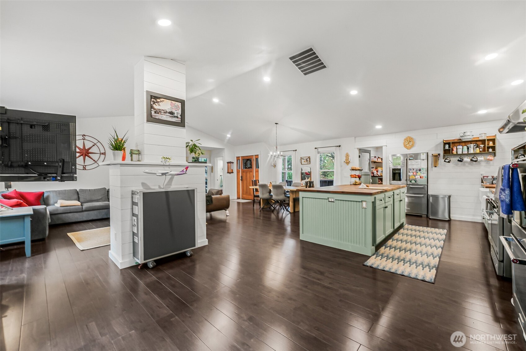 2077 Wagner Road Property Photo 8