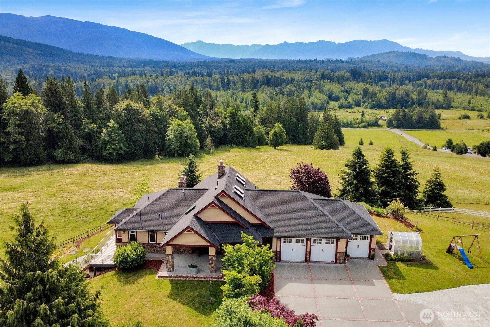 18077 Fox Hollow Lane Property Photo 2