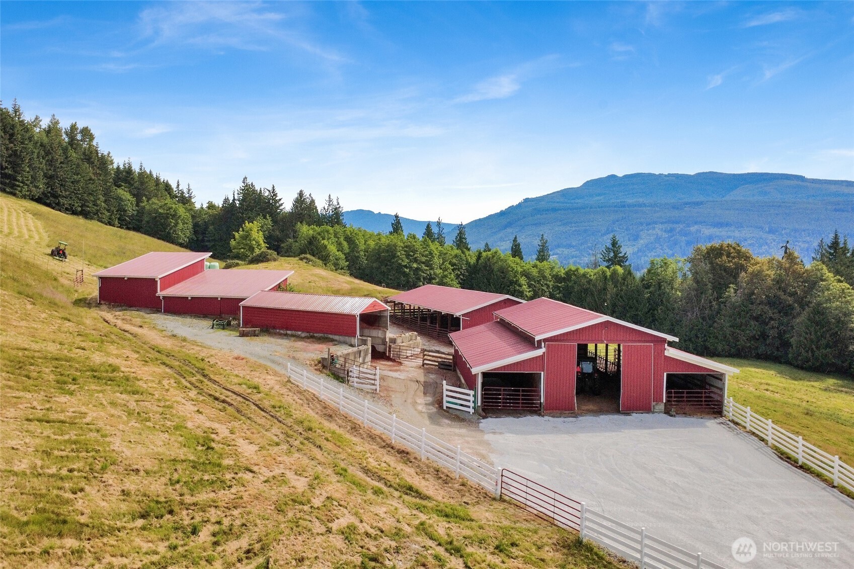 18077 Fox Hollow Lane Property Photo 4