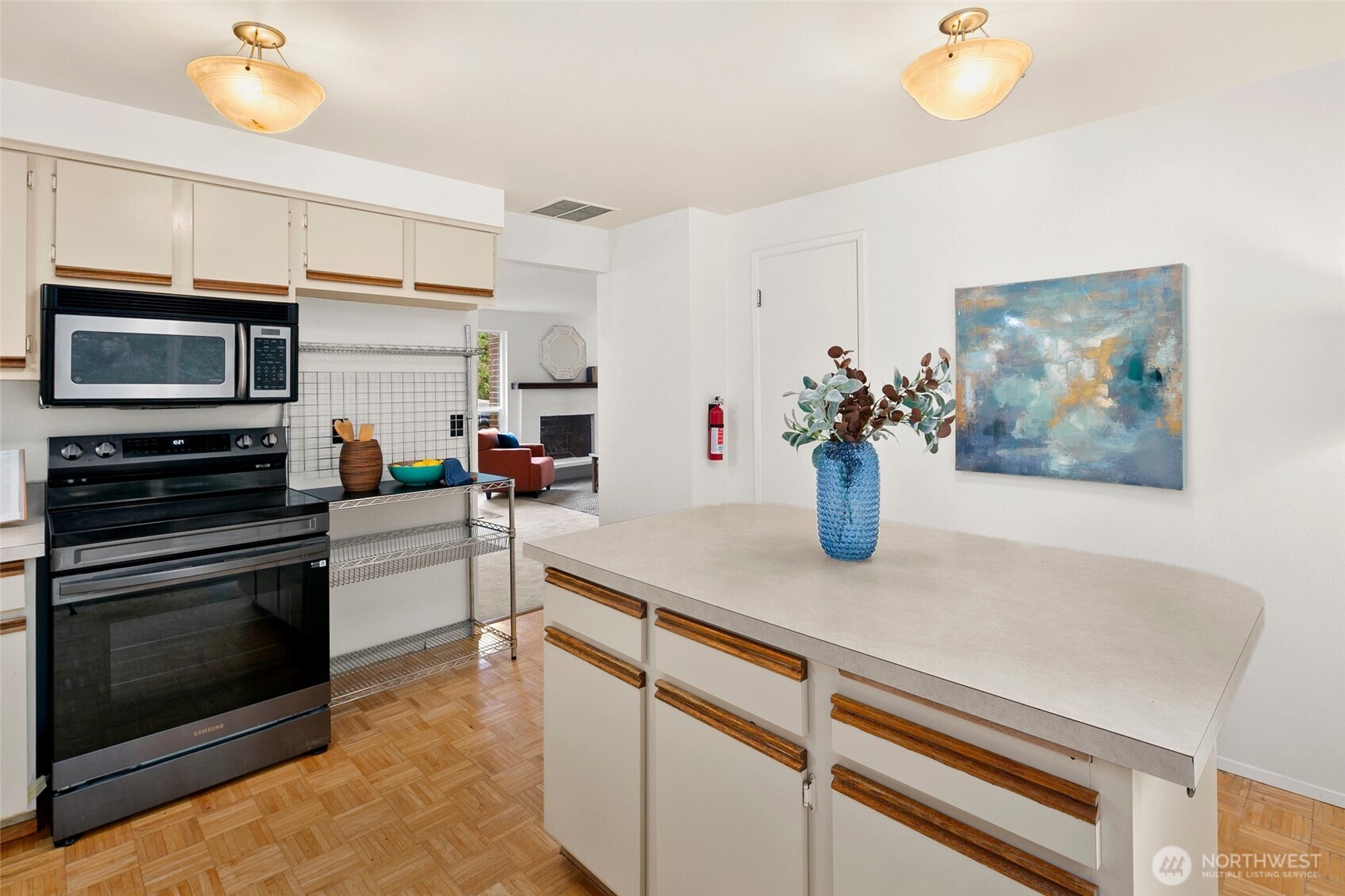 2418 74th Street Property Photo 6