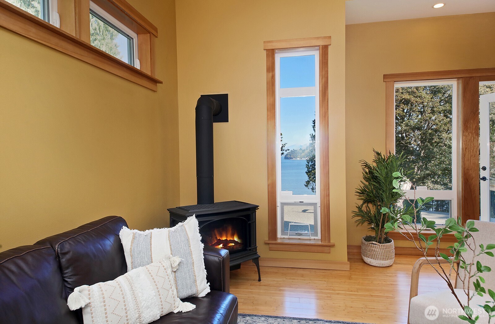 5279 Whitehorse Lane Property Photo 12