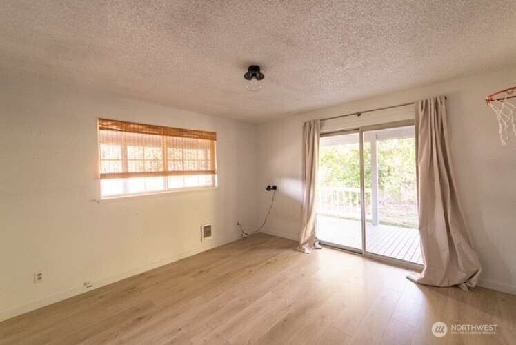 704 Kansas Street Property Photo 22