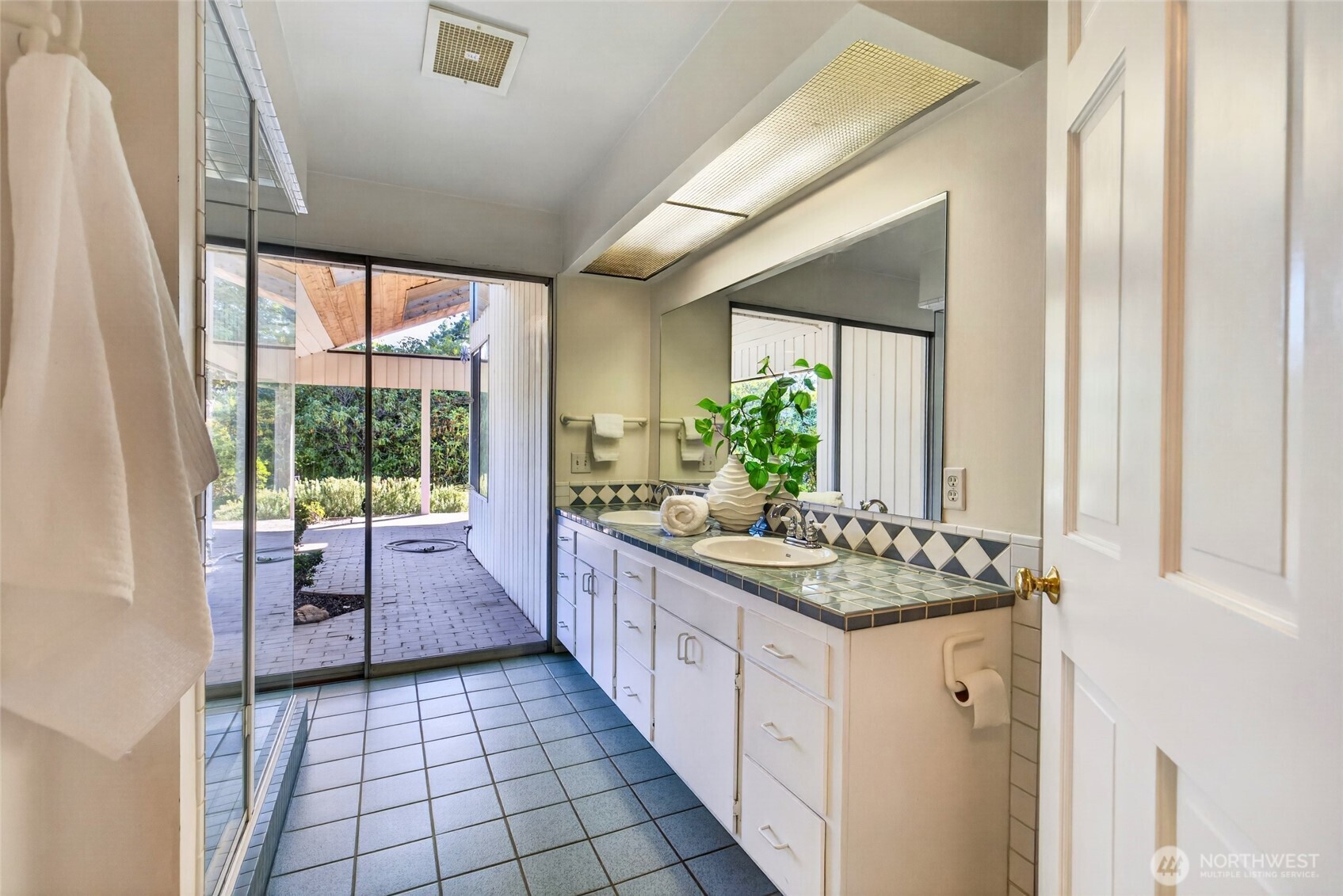 1455 Nw 188th Street Property Photo 16