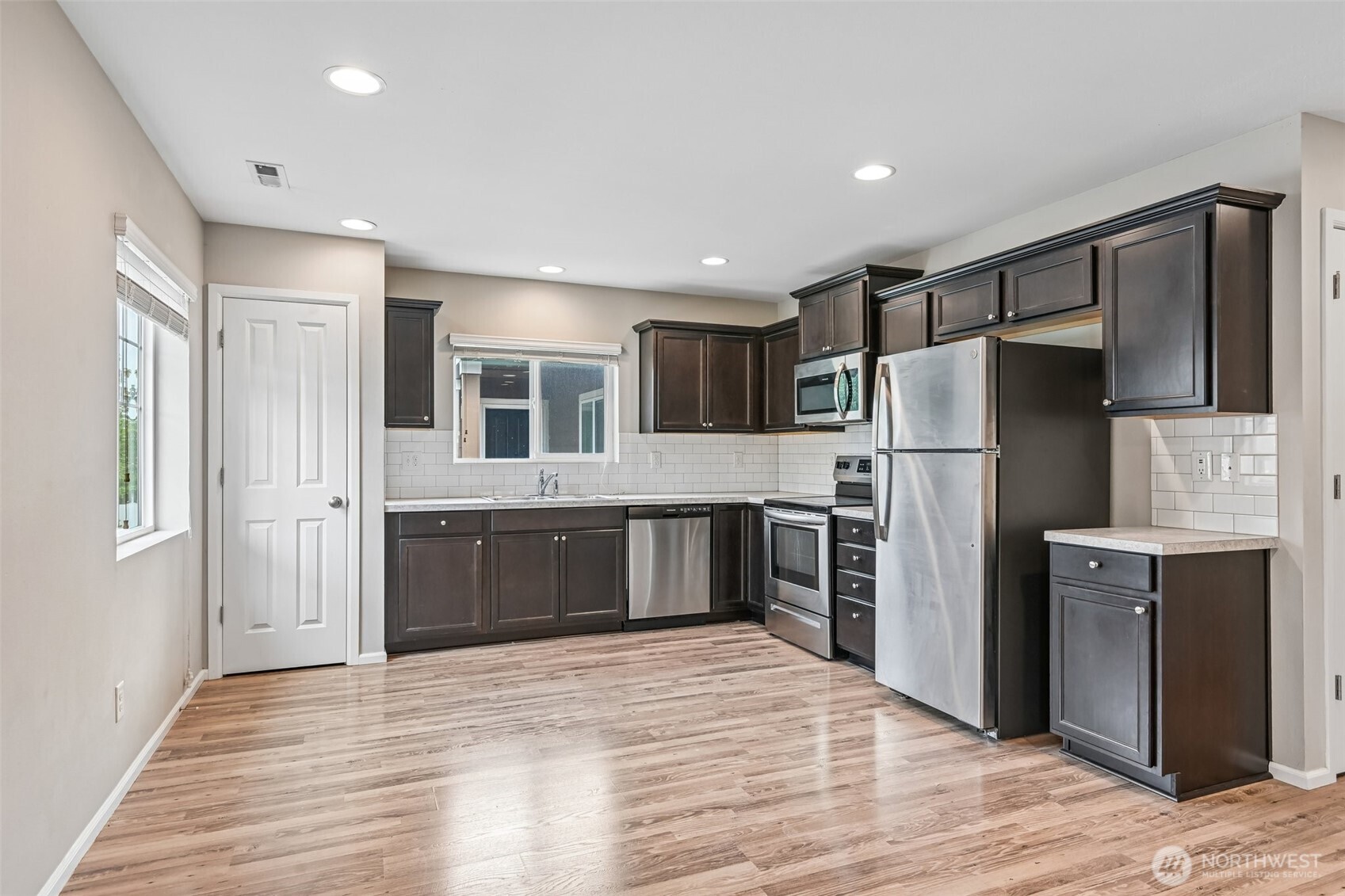 18827 105th Avenue Ct Property Photo 8