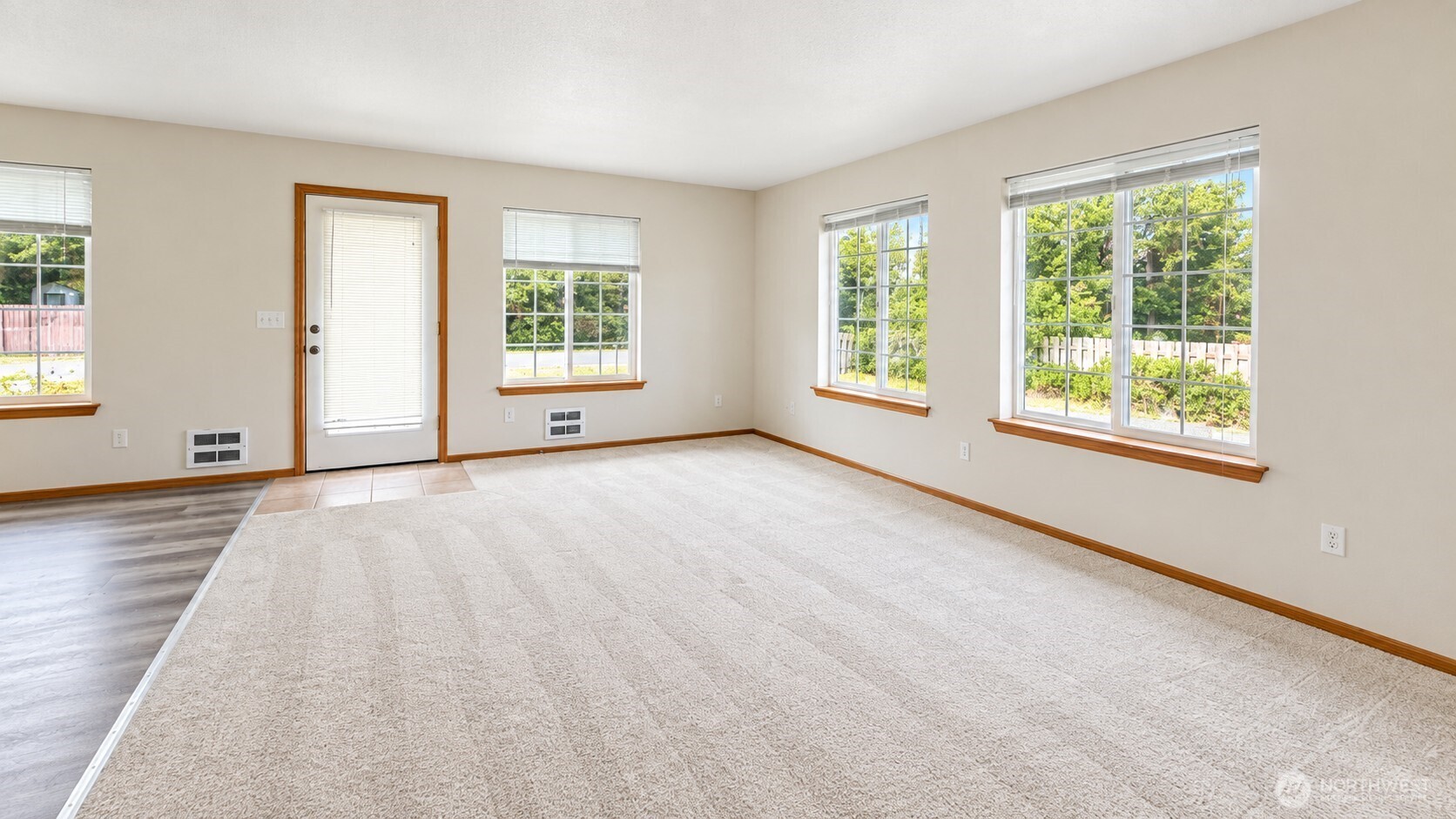 184 S Narwhal Loop Property Photo 8