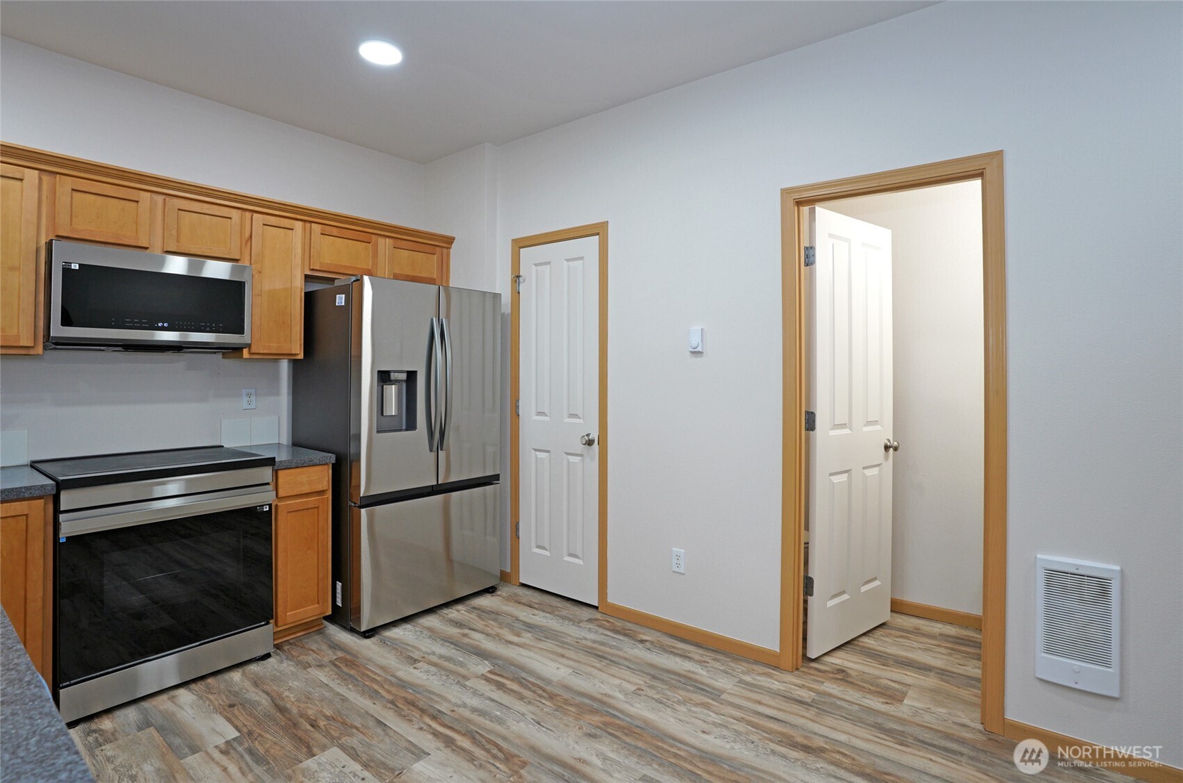 6041 Illinois Lane B Property Photo 12