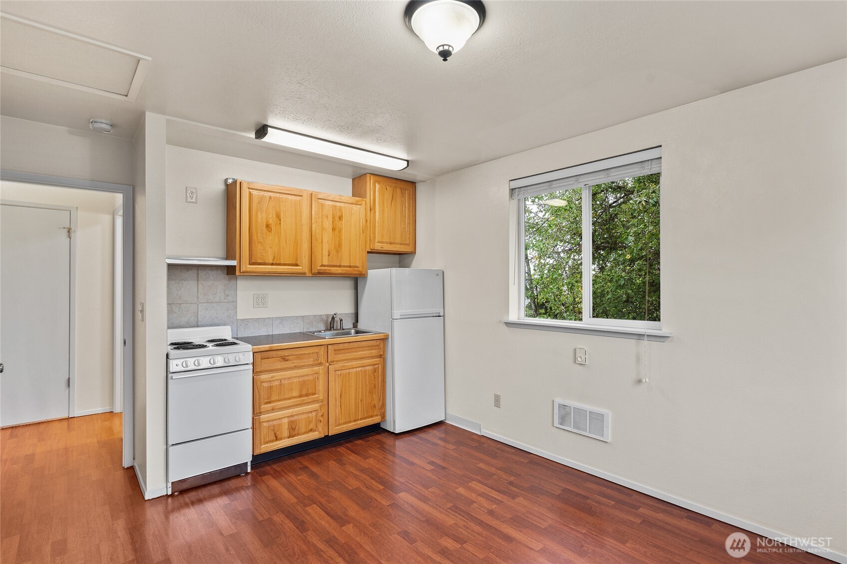 4724 S Findlay Street B Property Photo 4