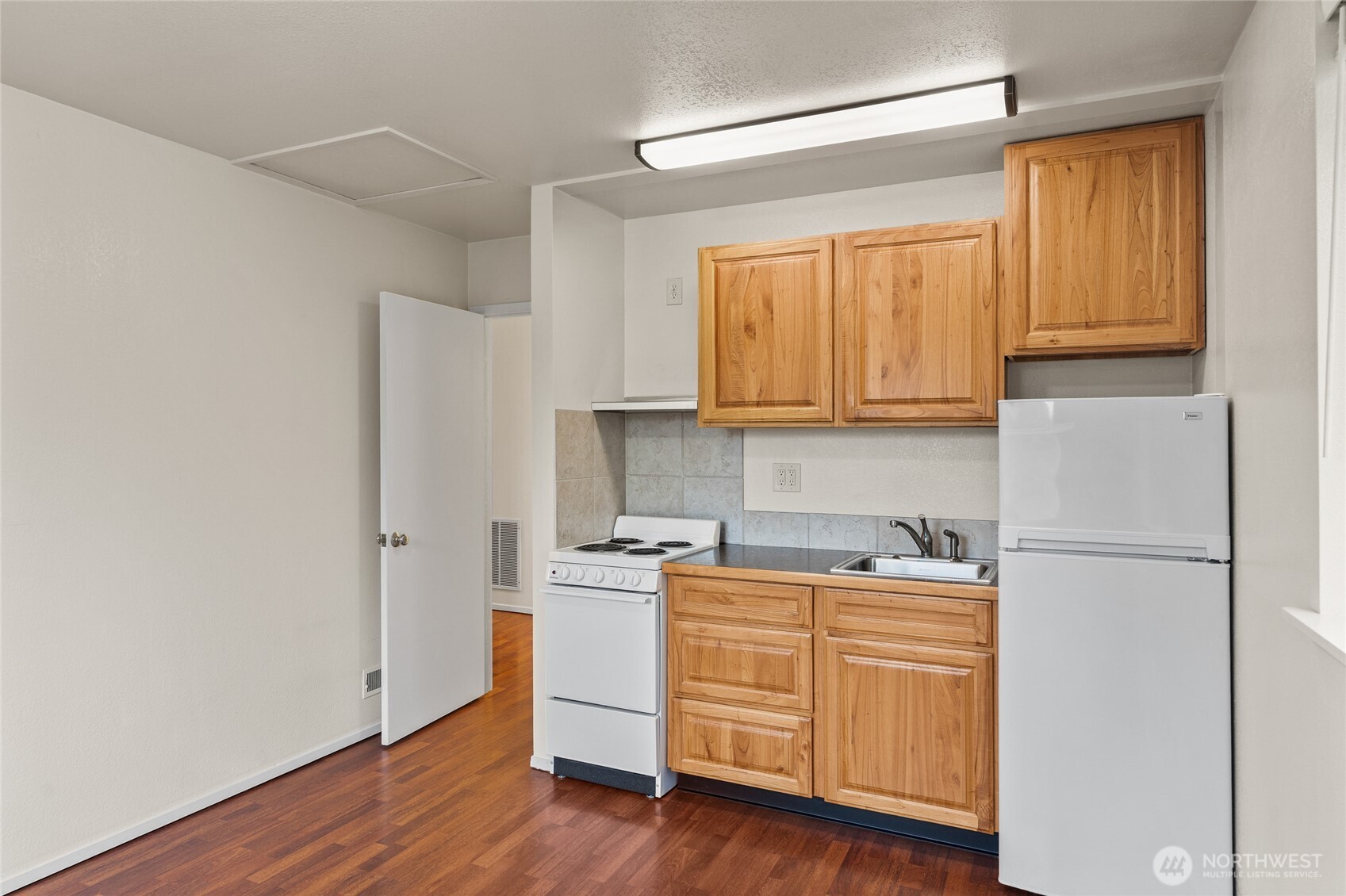 4724 S Findlay Street B Property Photo 6