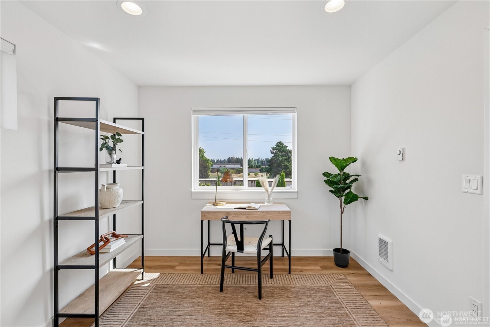 12038 N Park Avenue Property Photo 16