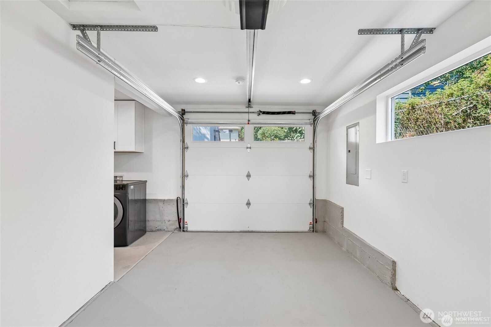 12038 N Park Avenue Property Photo 24