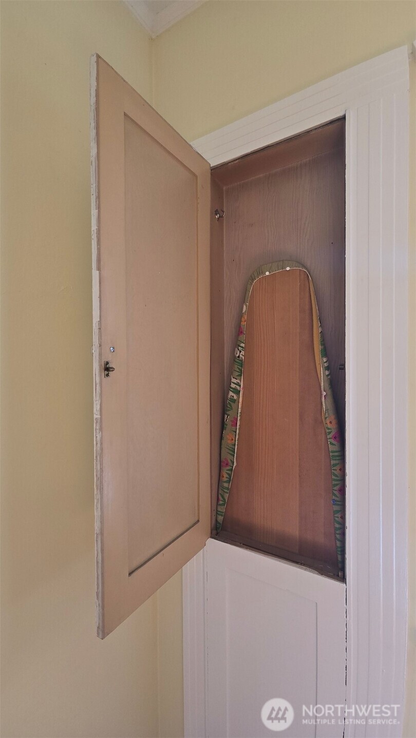 917 Garrison Street Property Photo 9