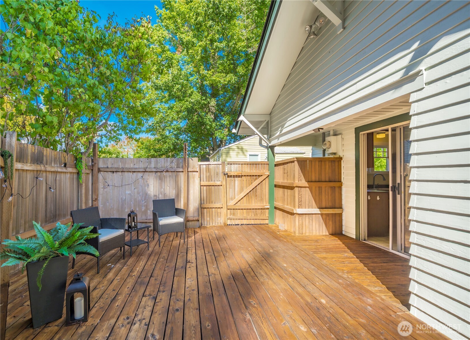917 Garrison Street Property Photo 15