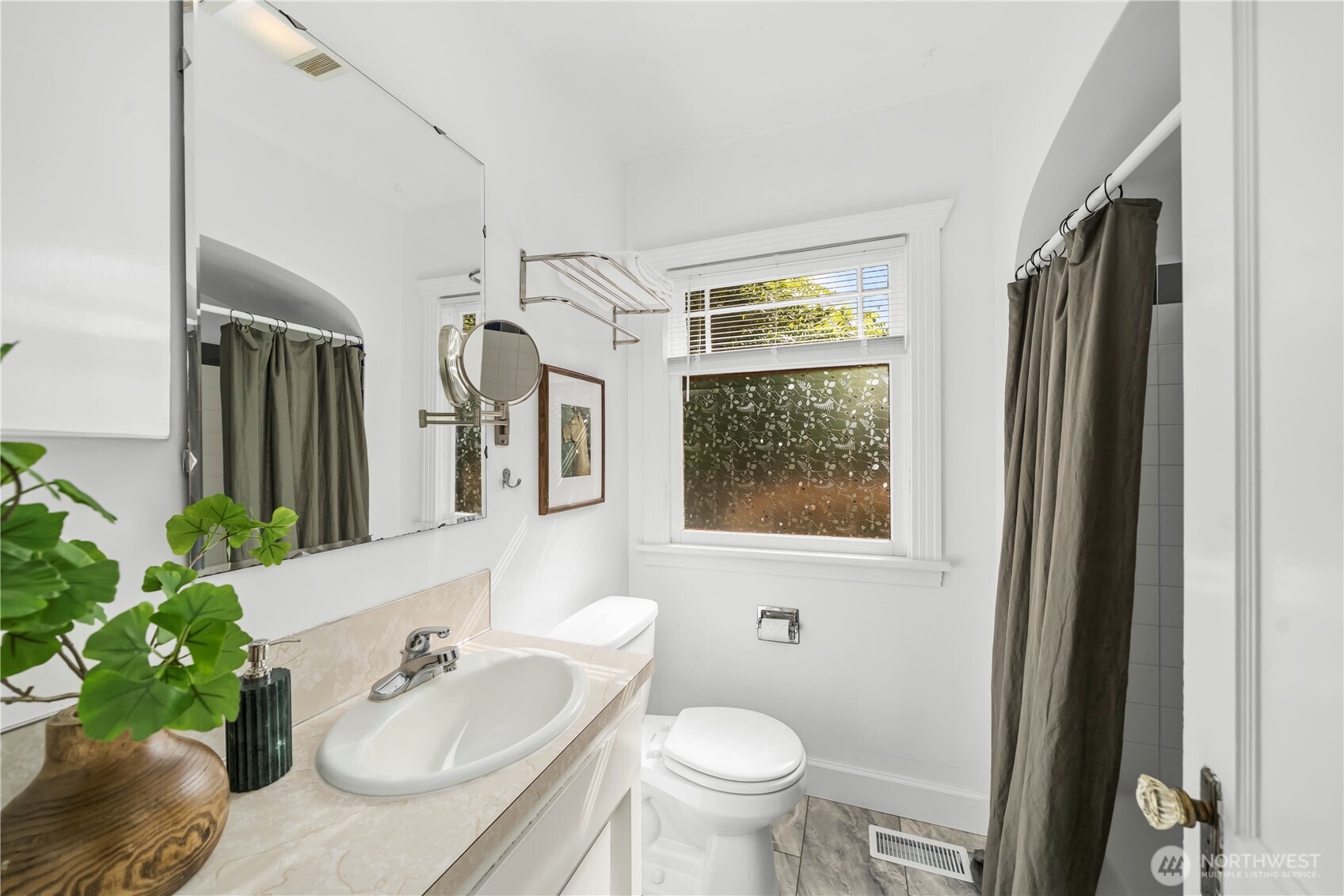 917 Garrison Street Property Photo 21