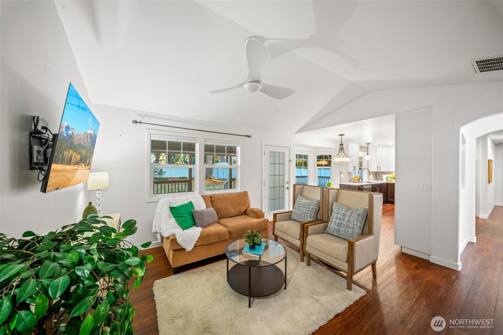 15906 Lindsay Road Property Photo 15