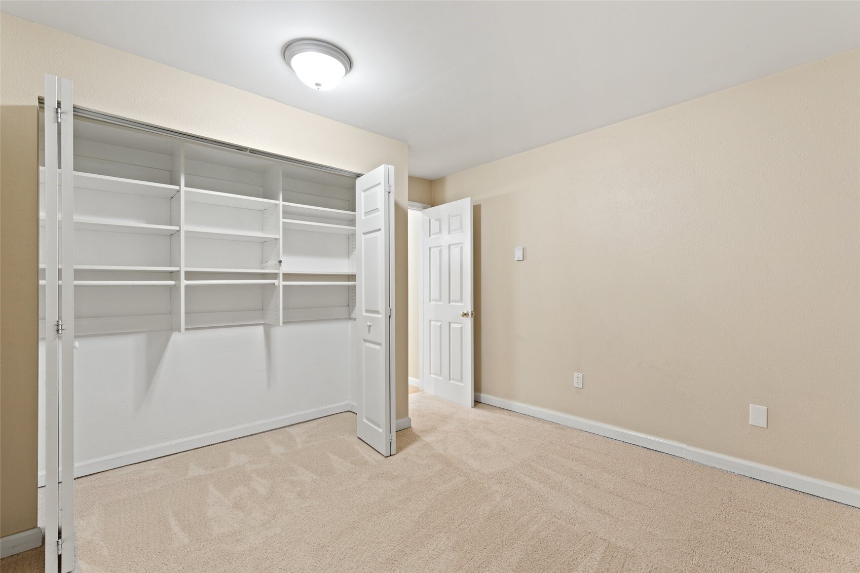 2221 Gilman Drive 104 Property Photo 17