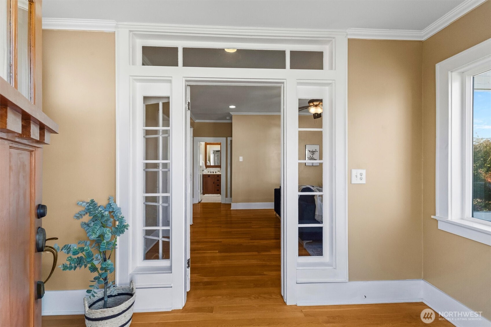 521 W Illinois Street Property Photo 3
