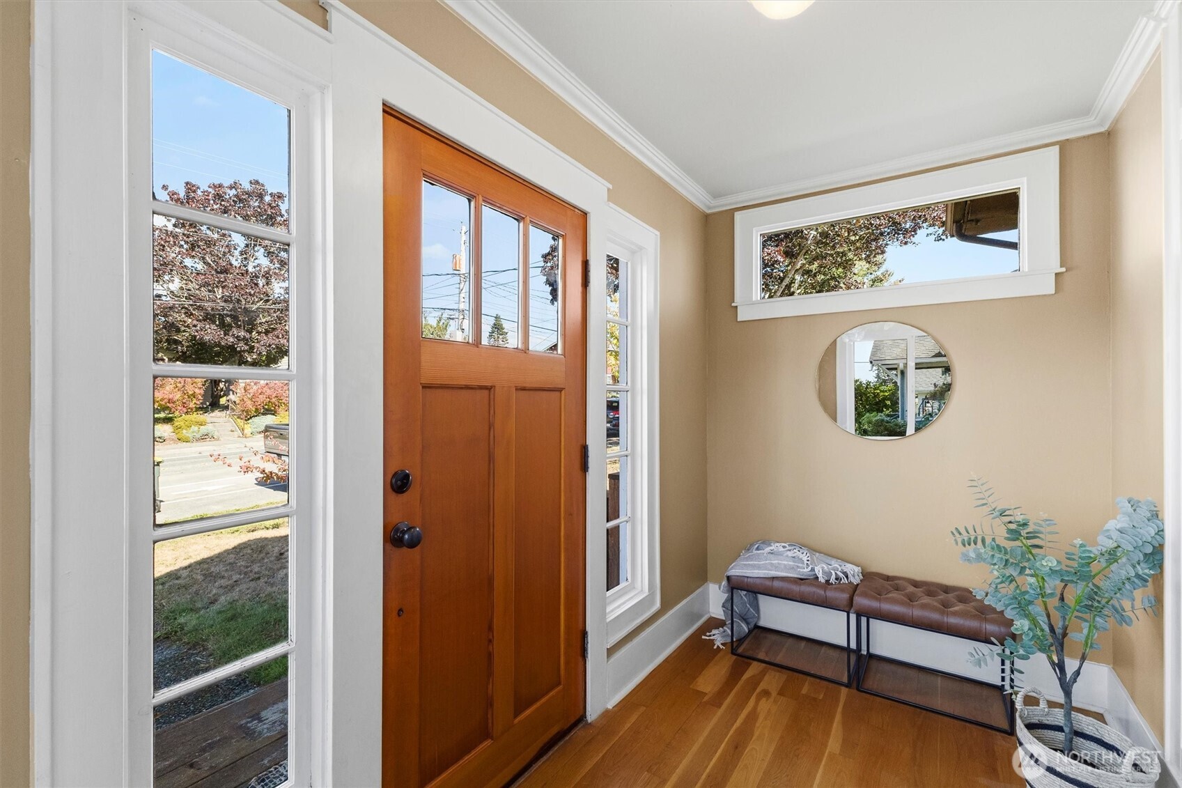 521 W Illinois Street Property Photo 4