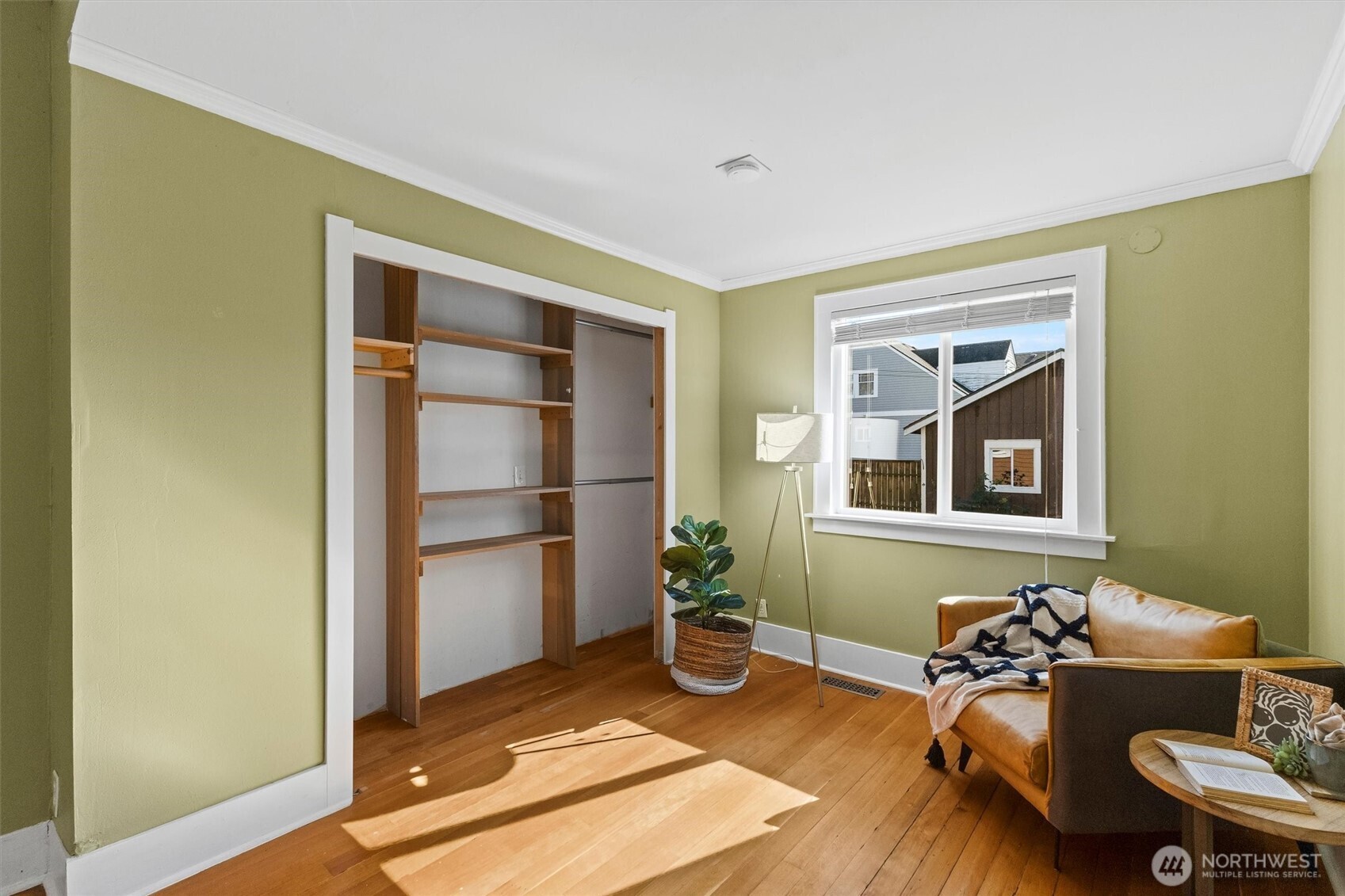 521 W Illinois Street Property Photo 17