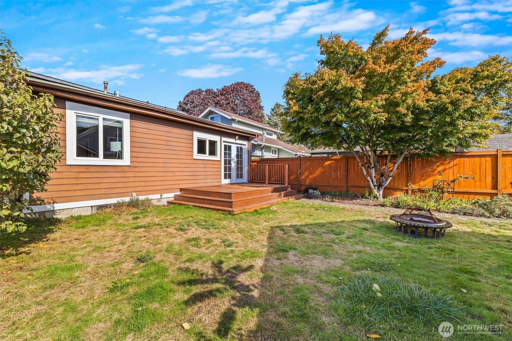 521 W Illinois Street Property Photo 23