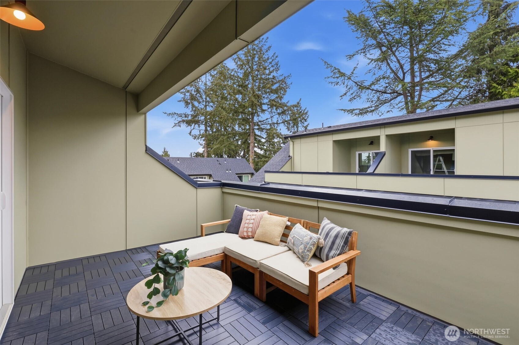 14608 Corliss Avenue A Property Photo 23