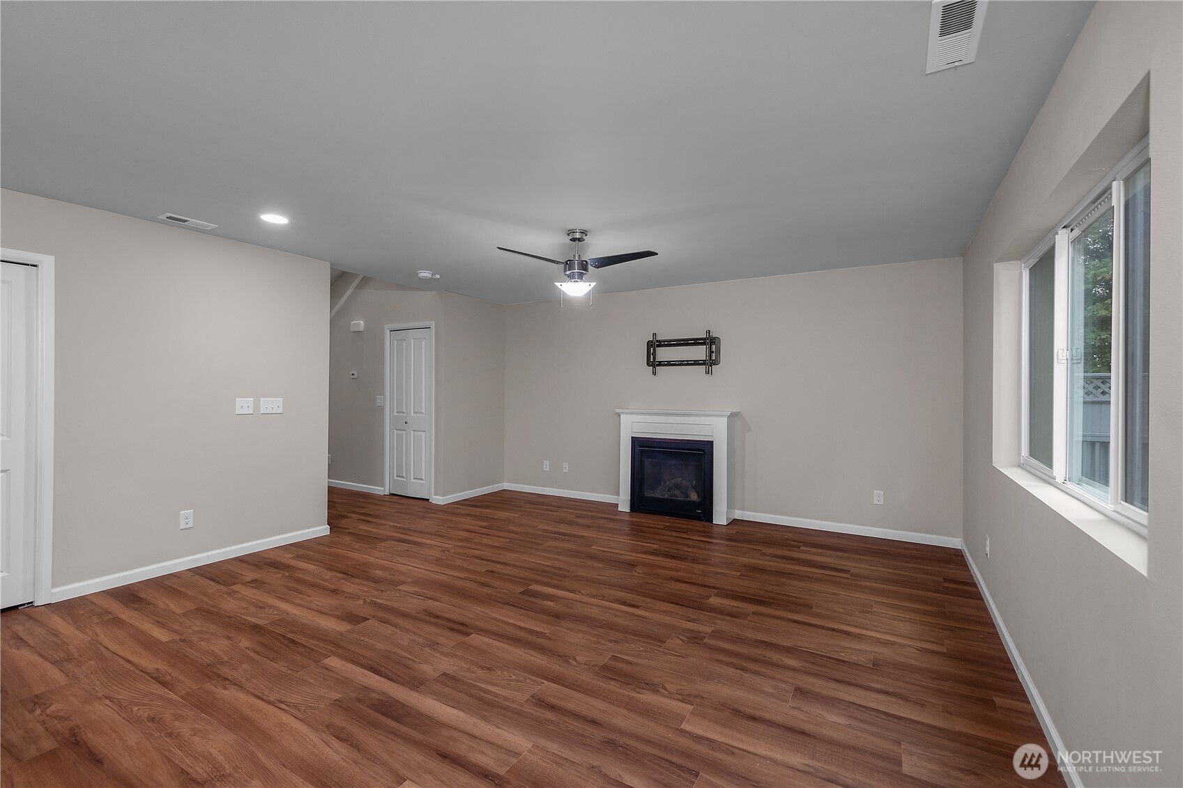 4648 Lambskin Street Property Photo 6