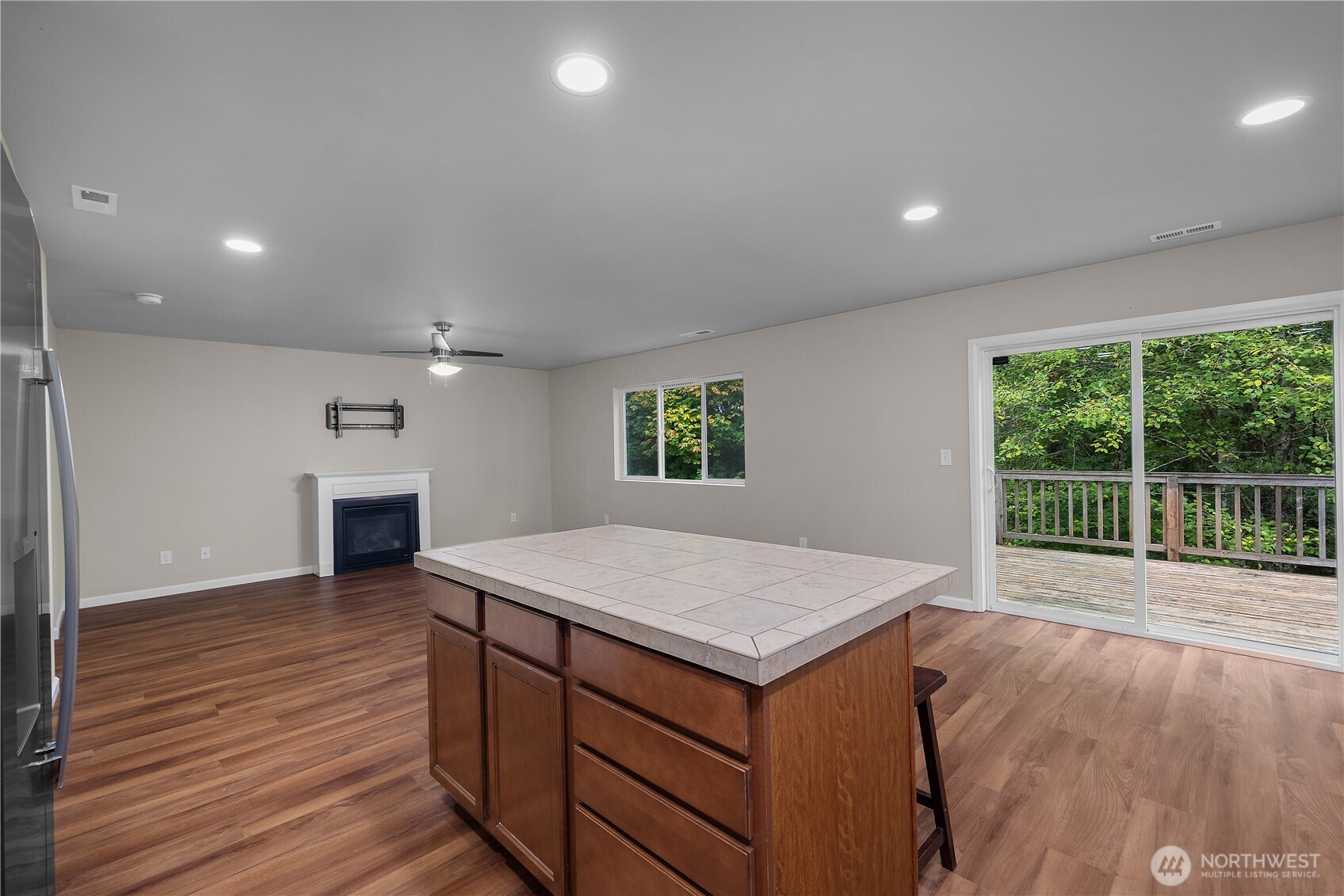 4648 Lambskin Street Property Photo 7