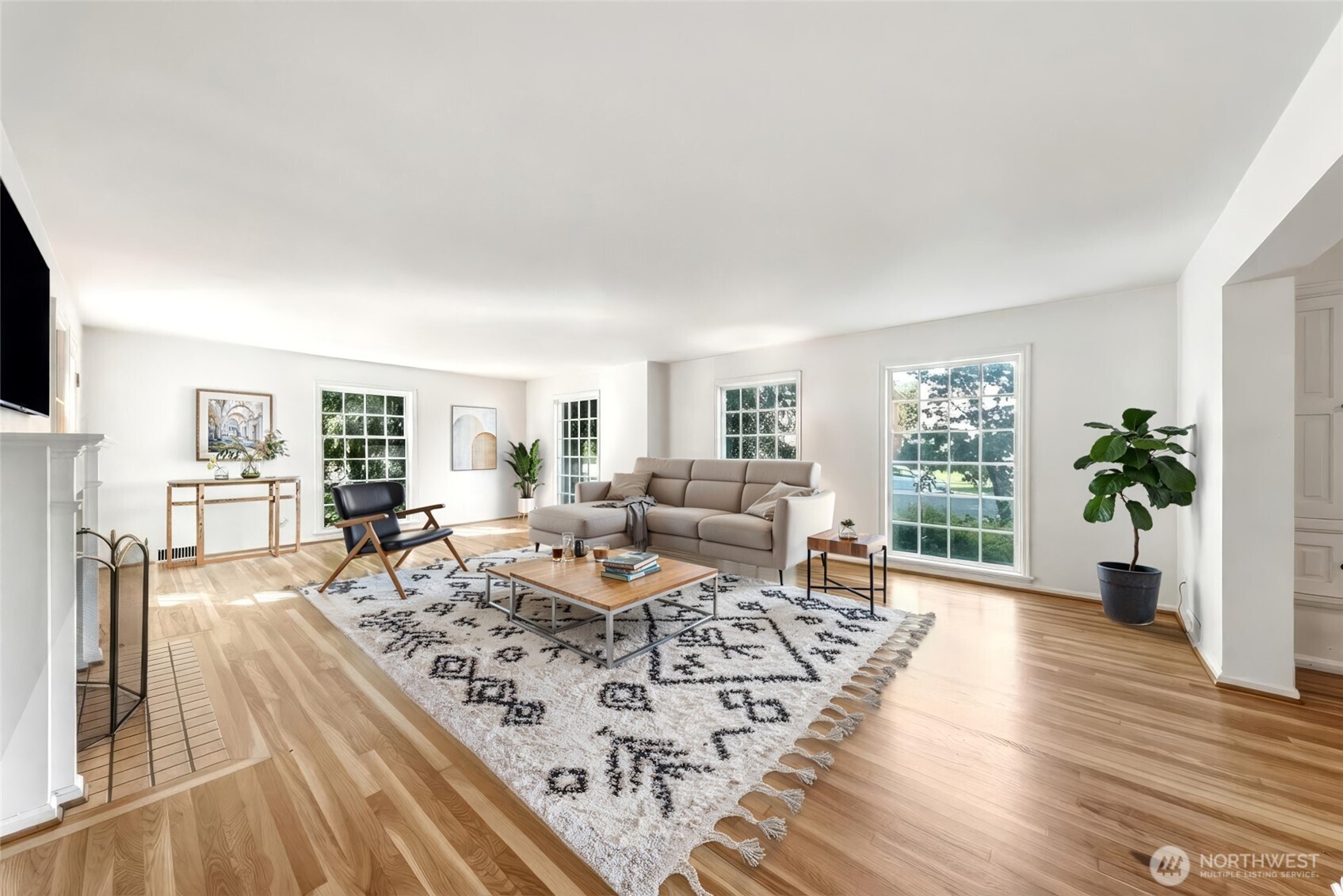 444 Washington Street Property Photo 4