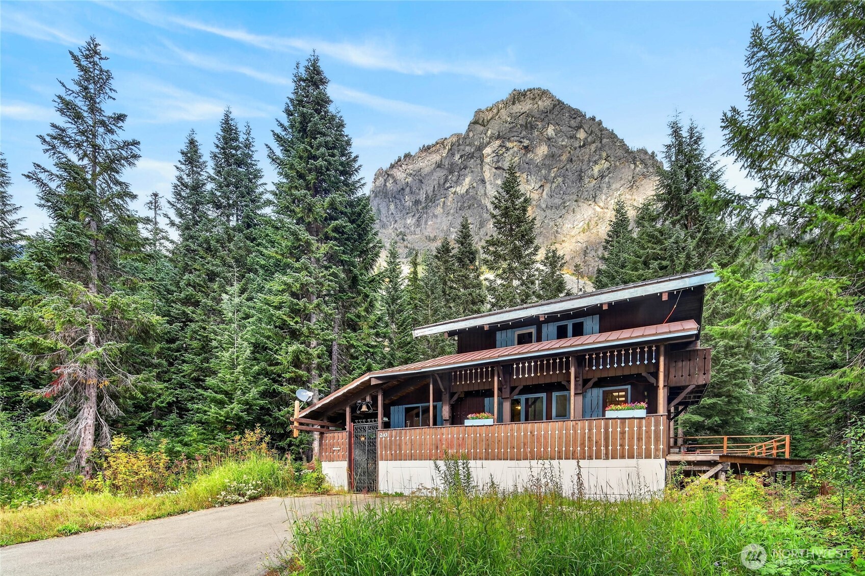 20 Alpental Strasse Street Property Photo 1