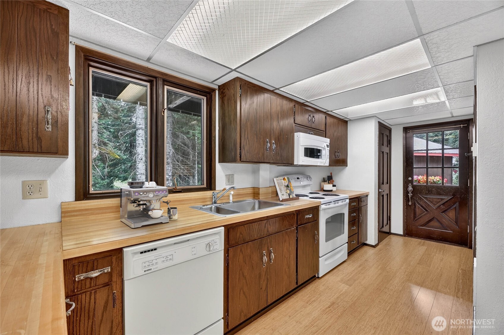 20 Alpental Strasse Street Property Photo 6