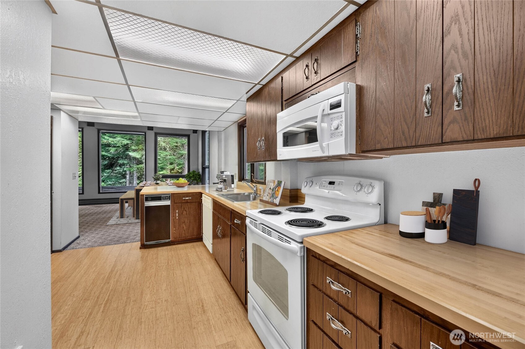 20 Alpental Strasse Street Property Photo 15