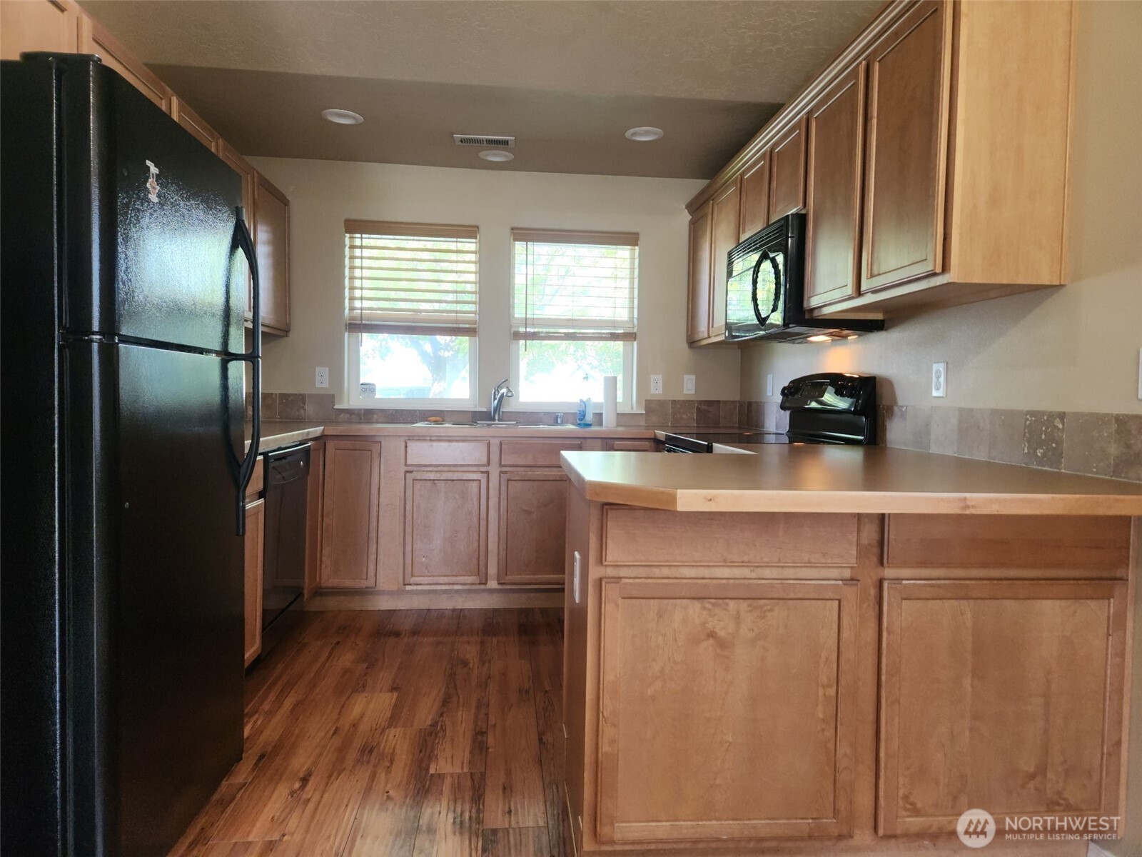 5149 Pinehurst Street Property Photo 8