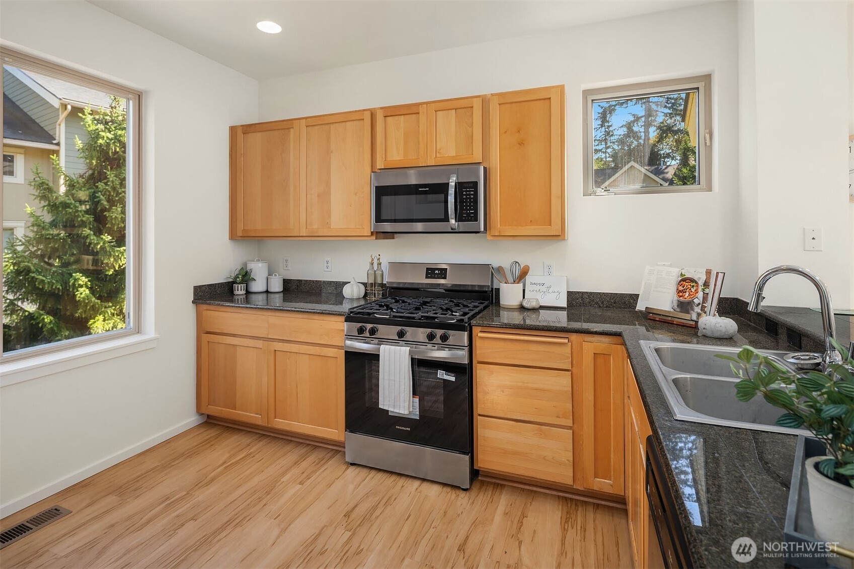 377 Nw Pebble Lane Property Photo 9