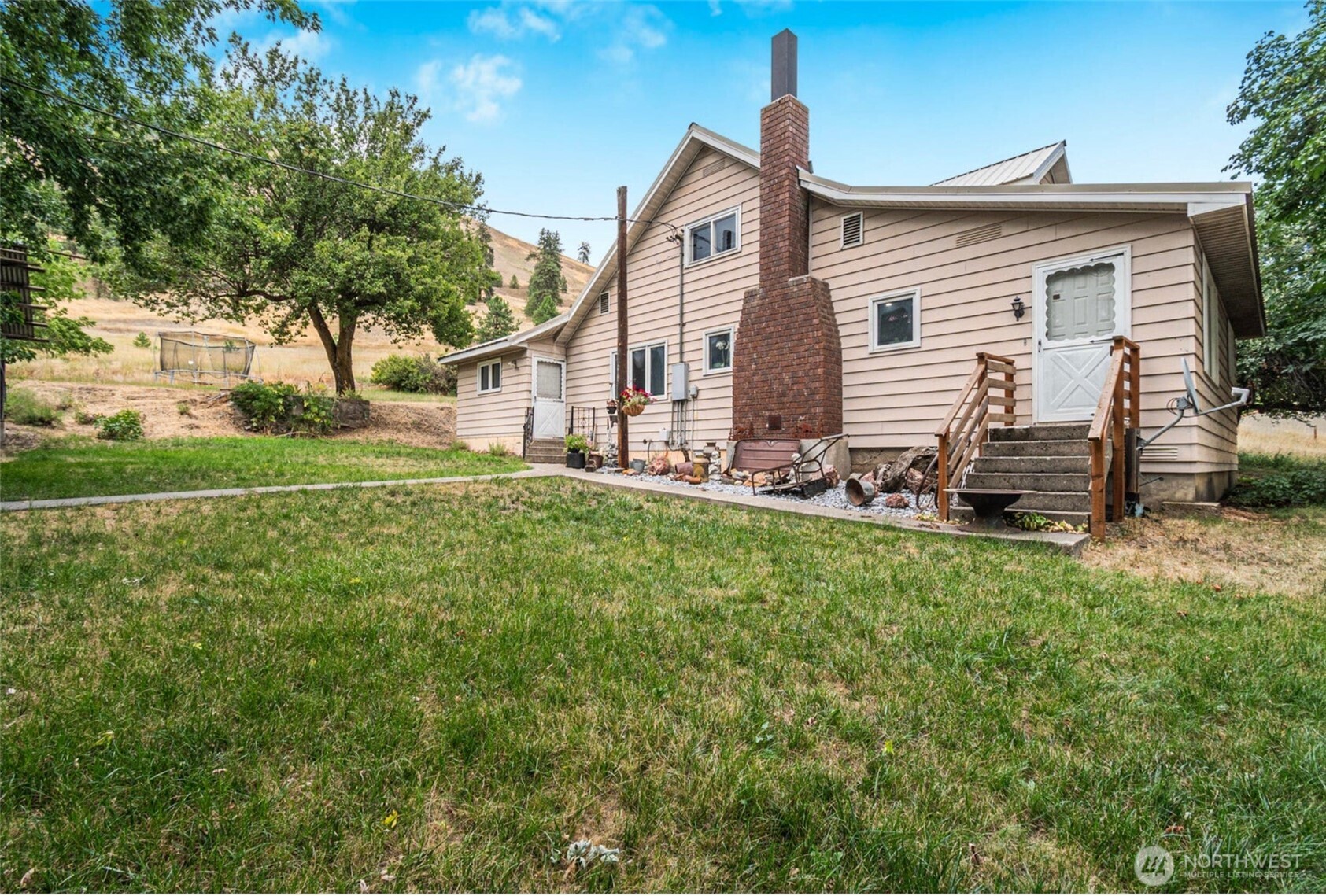 792 Hwy 395 A Property Photo 1