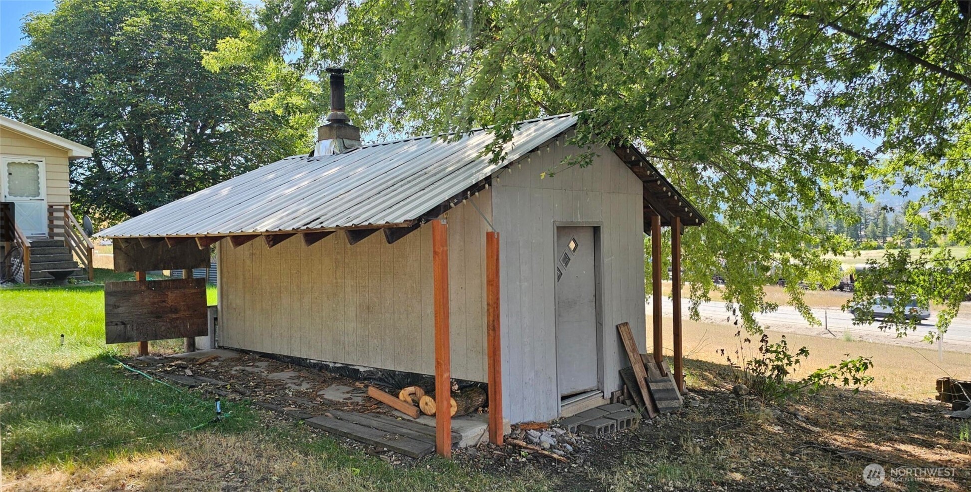 792 Hwy 395 A Property Photo 29