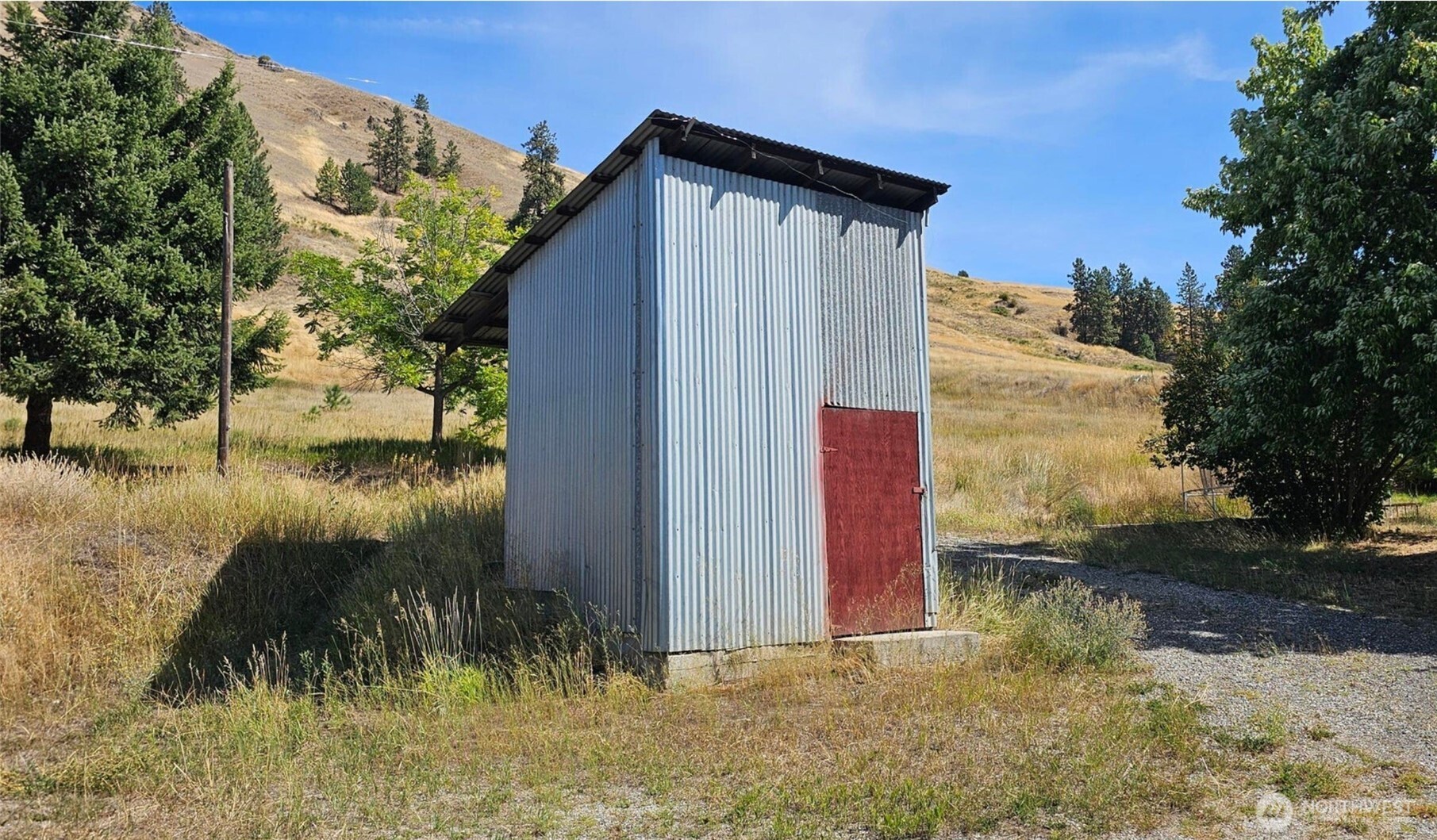 792 Hwy 395 A Property Photo 36