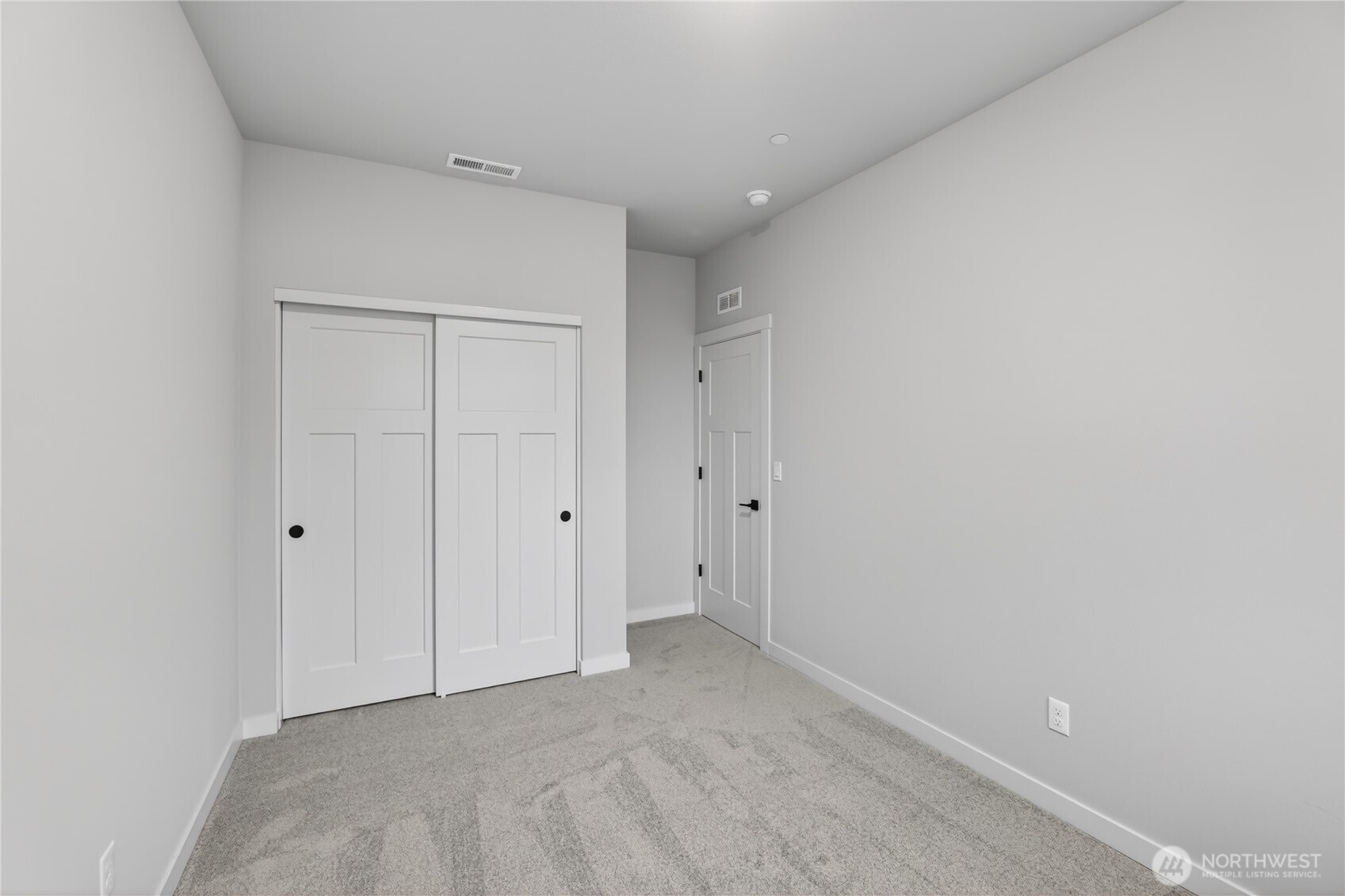 5275 N 85th Avenue Property Photo 6