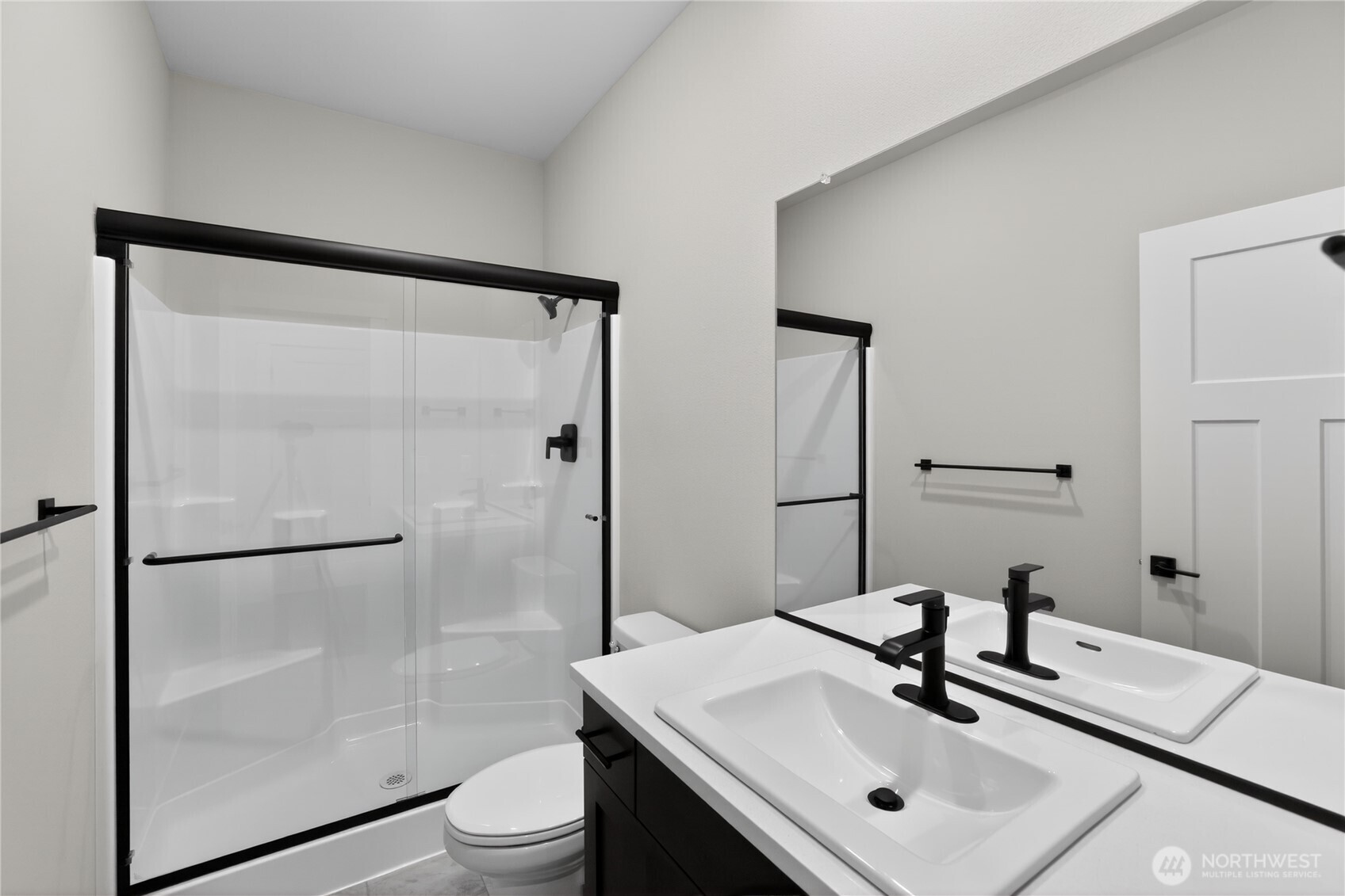 5275 N 85th Avenue Property Photo 8