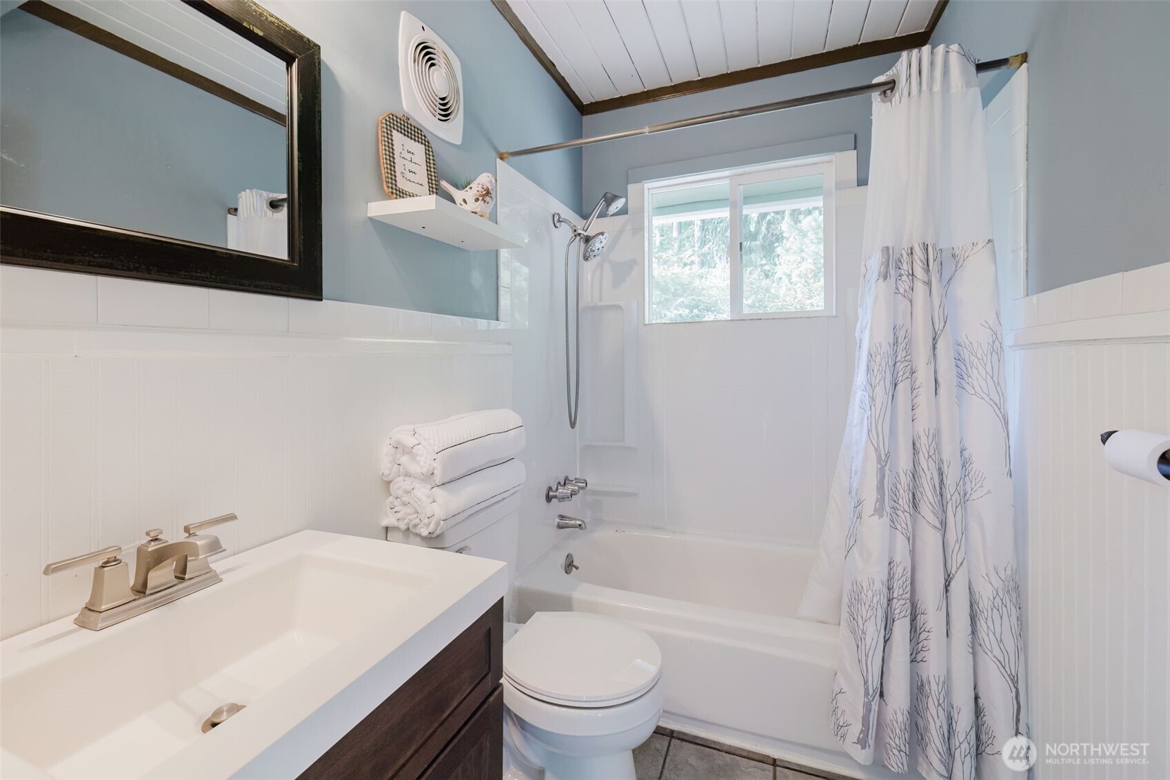 90 E Snow Cap Drive Property Photo 15