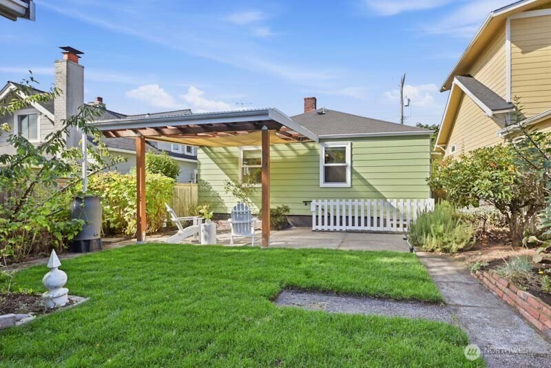 7548 28th Avenue Property Photo 2