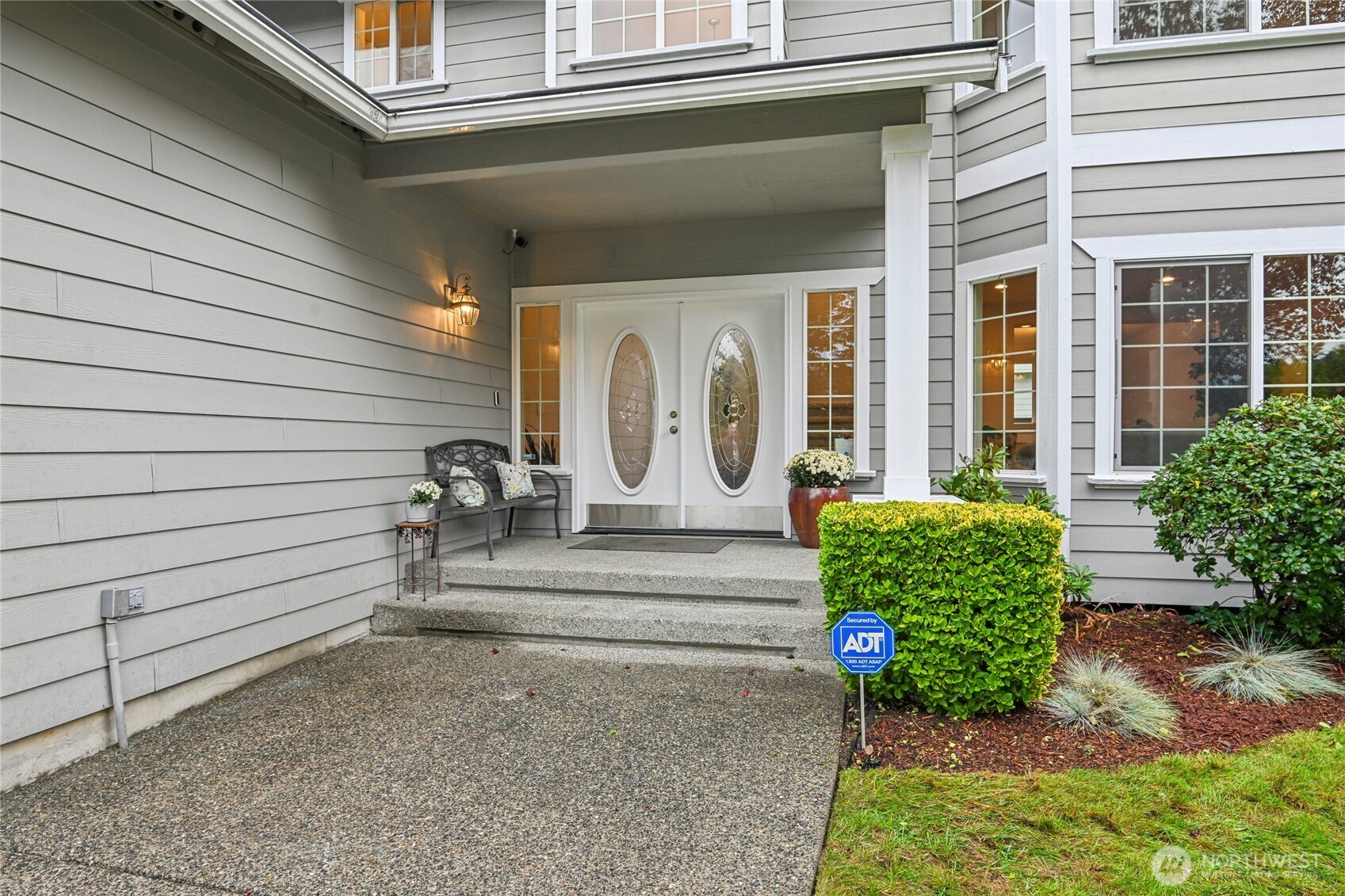 22024 102nd Place Property Photo 3