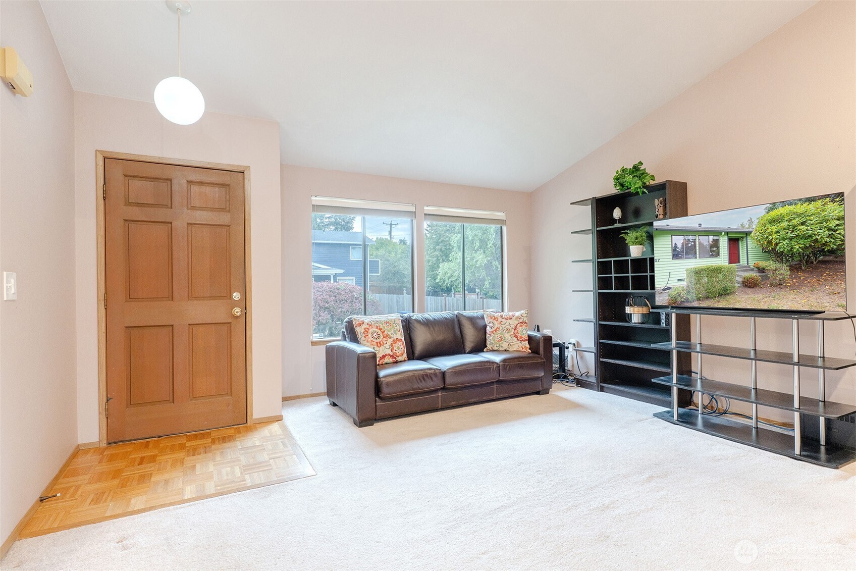19507 55th Ave Ne Property Photo 3