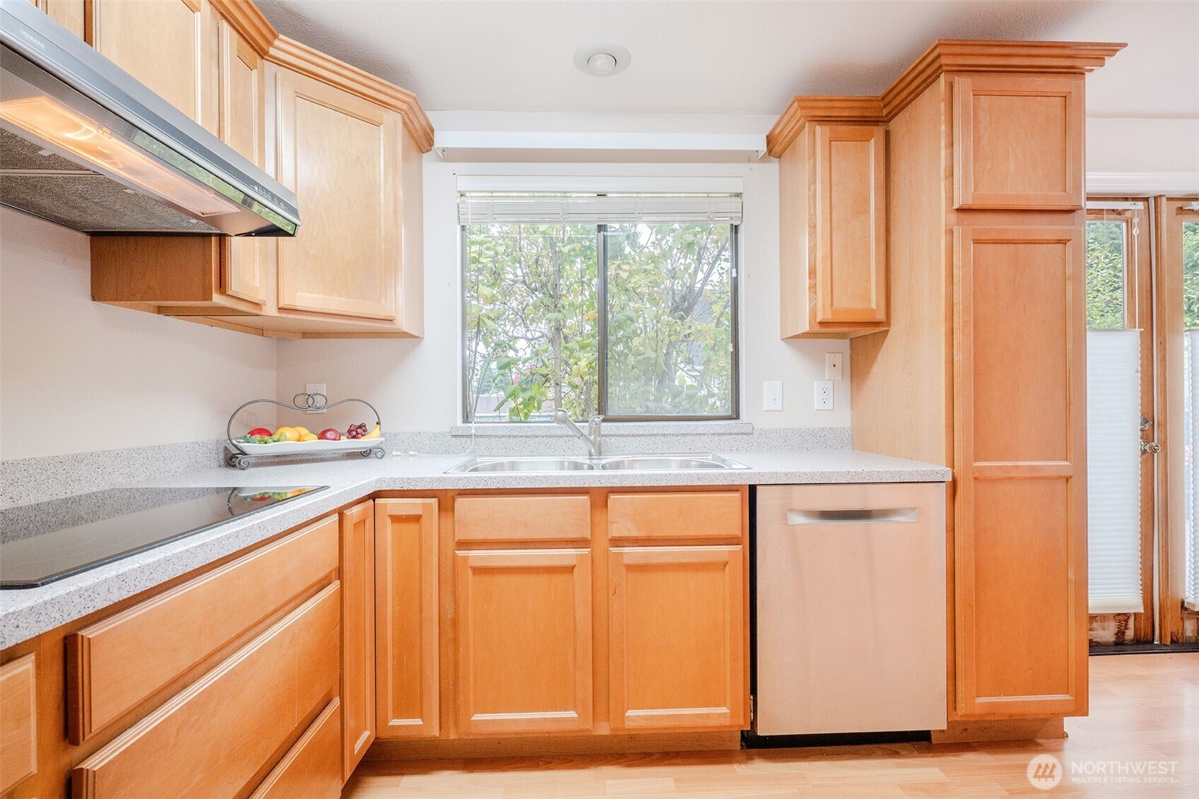 19507 55th Ave Ne Property Photo 8