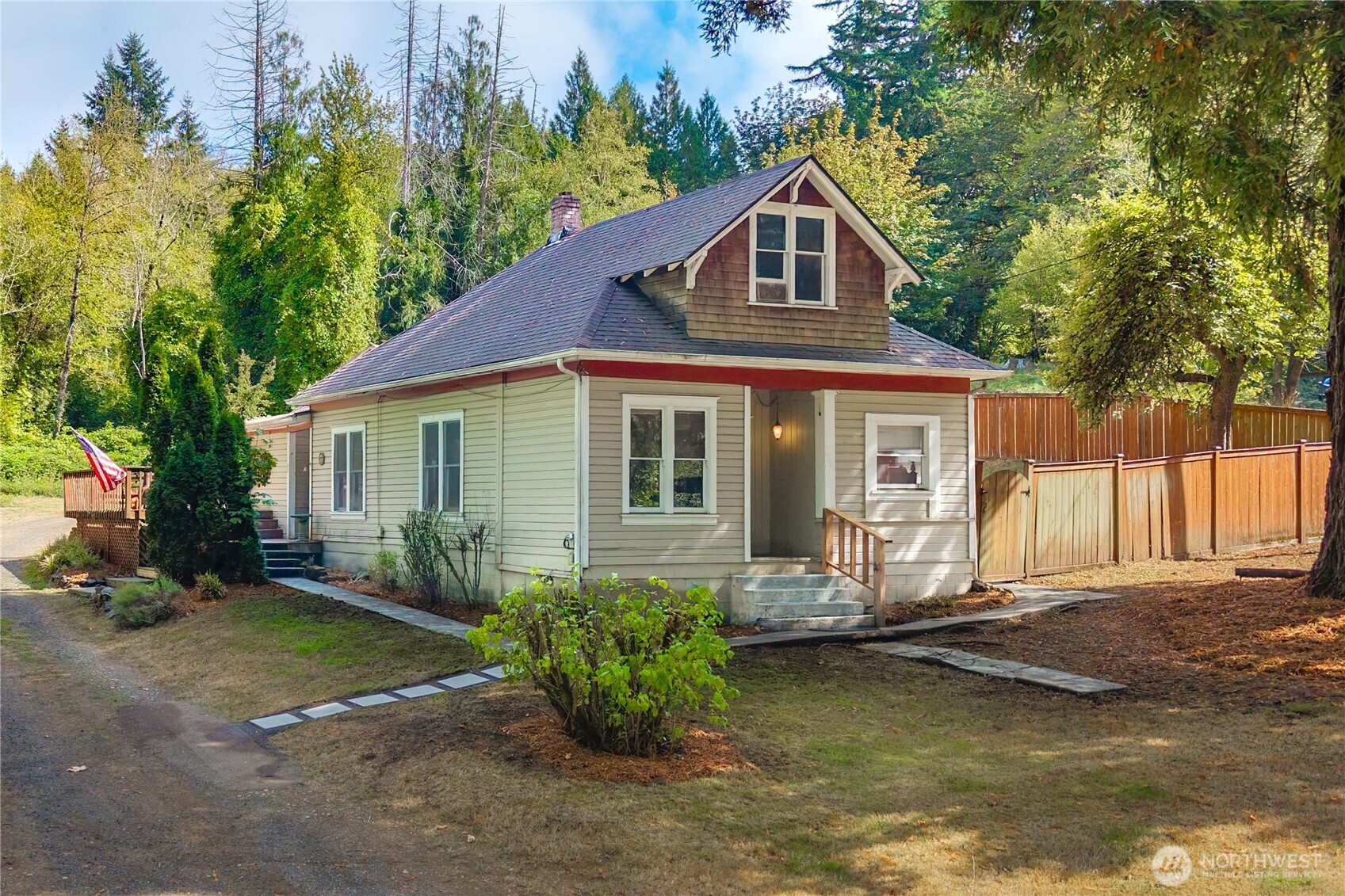 17026 S Vaughn Road Property Photo 3